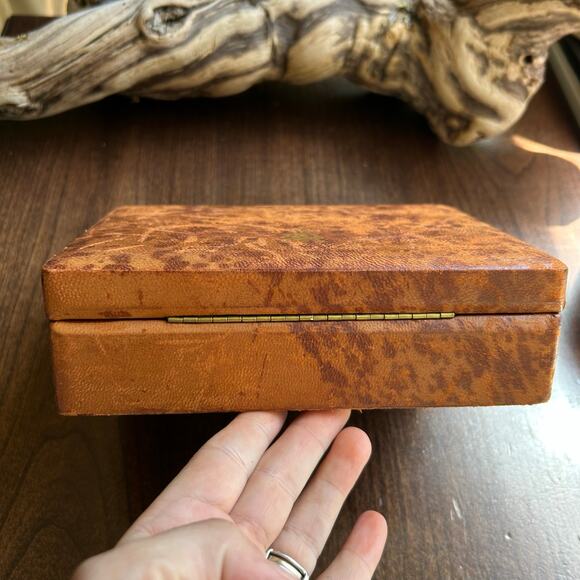 Cavallini & Co San Francisco brown leather Florentine box made in Italy - Picture 3 of 13